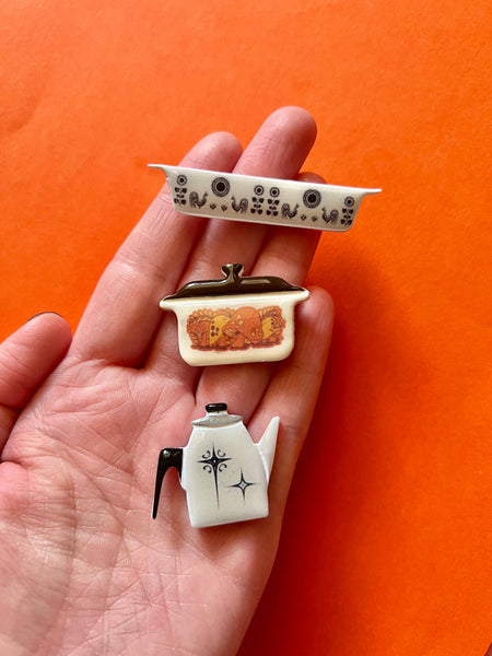 Dainty Comet - Handmade Vintage Inspired Cookware Magnets: 12 country festival