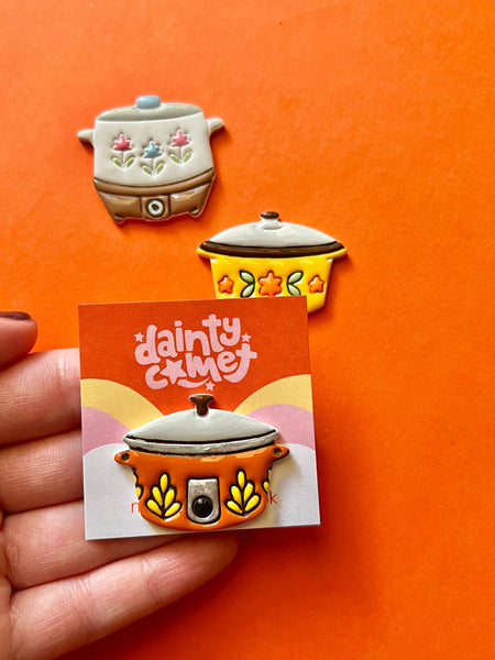 Dainty Comet - Handmade Retro Crock Pot Magnets: Orange crock pot
