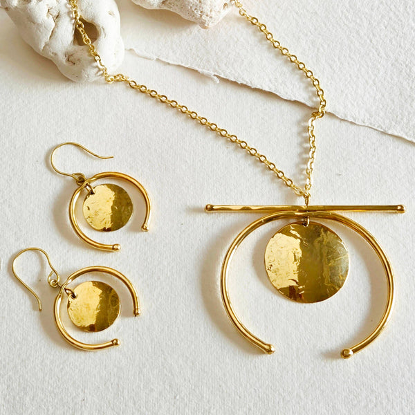 Circle Hammered Pendant Necklace