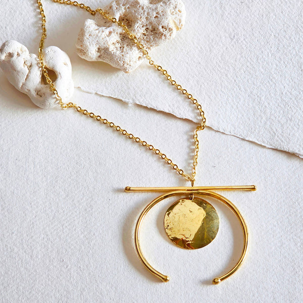 Circle Hammered Pendant Necklace