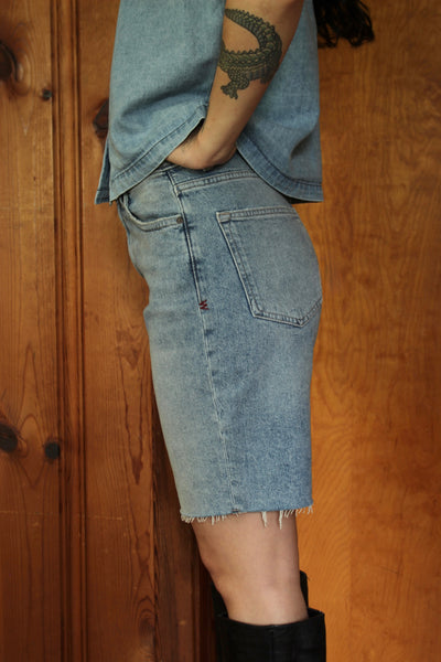 MTY - 90's Jean Short 8"