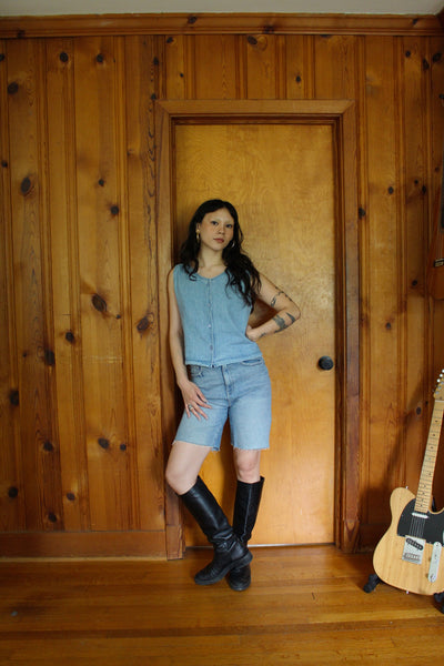 MTY - 90's Jean Short 8"