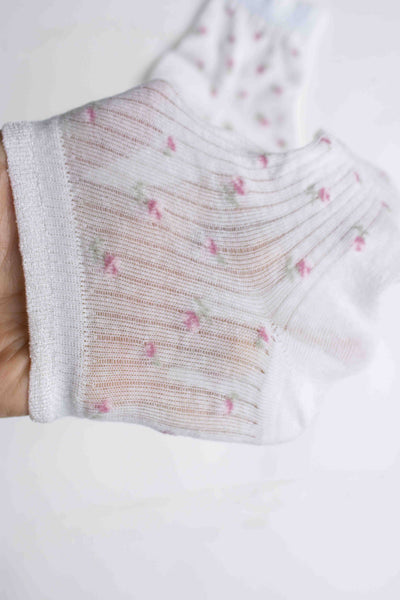 Sheer Floral Ankle Socks